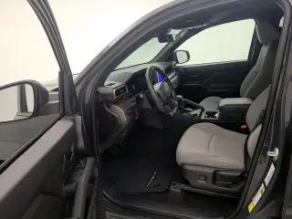 Toyota Tacoma 2024 4x4 SR5 4dr Double Cab 5.0 ft SB