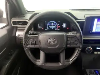 Toyota Tacoma 2024 4x4 SR5 4dr Double Cab 5.0 ft SB