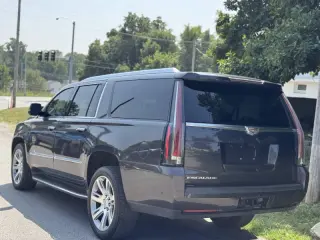 2017 Cadillac Escalade ESV Luxury
