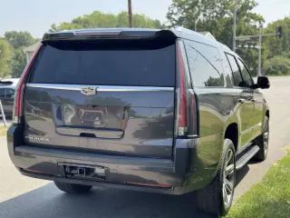 2017 Cadillac Escalade ESV Luxury
