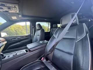 2022 Cadillac Escalade ESV Premium Luxury