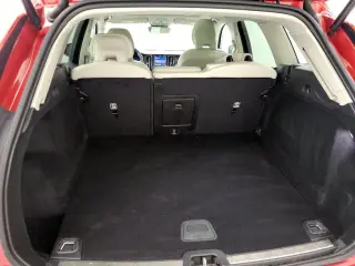 Volvo XC60 2022 AWD B5 Momentum 4dr SUV