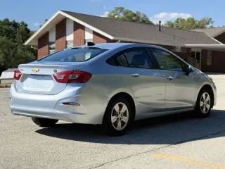 2017 Chevrolet Cruze LS Auto