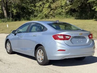 2017 Chevrolet Cruze LS Auto