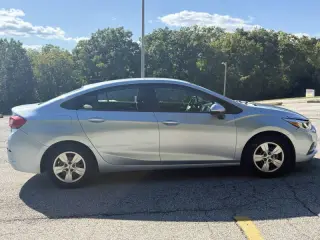 2017 Chevrolet Cruze LS Auto