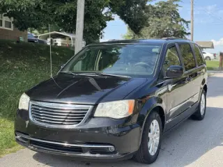 2013 Chrysler Town and Country Touring