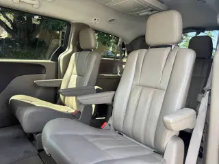 2013 Chrysler Town and Country Touring