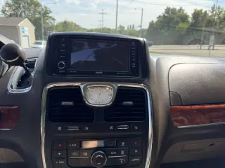 2013 Chrysler Town and Country Touring