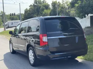 2013 Chrysler Town and Country Touring