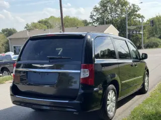 2013 Chrysler Town and Country Touring