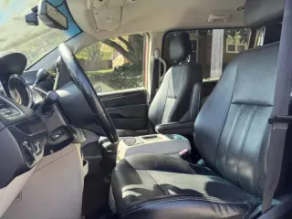 2014 Chrysler Town and Country Touring-L