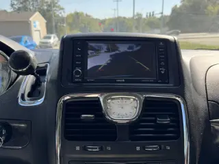 2014 Chrysler Town and Country Touring-L