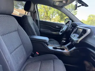 2017 GMC Acadia SLE-1