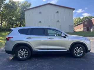 2019 Hyundai Santa Fe SE 2.4L