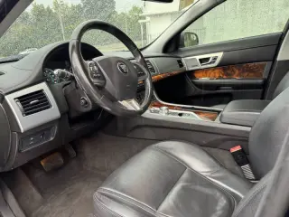 2015 Jaguar XF 2.0T Premium