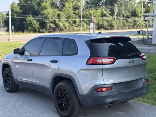 2014 Jeep Cherokee Sport