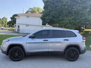2014 Jeep Cherokee Sport