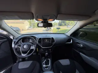 2014 Jeep Cherokee Sport