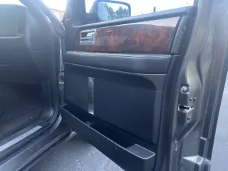 2016 Lincoln Navigator Select