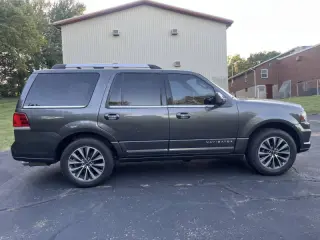 2016 Lincoln Navigator Select
