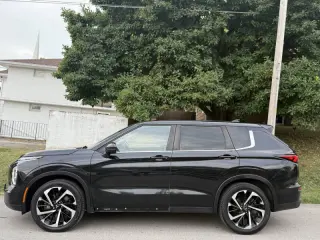 2022 Mitsubishi Outlander ES