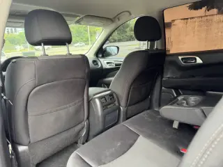 2017 Nissan Pathfinder SV
