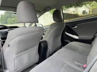 2013 Toyota Prius Plug-in Hybrid Advanced