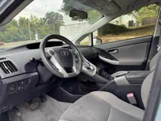 2013 Toyota Prius Plug-in Hybrid Advanced