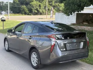 2016 Toyota Prius Two