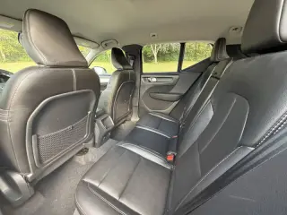 2021 Volvo XC40 T4 Momentum