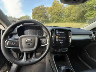 2021 Volvo XC40 T4 Momentum