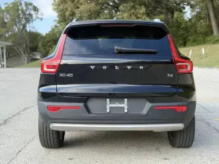 2021 Volvo XC40 T4 Momentum