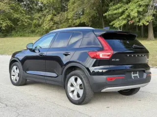 2021 Volvo XC40 T4 Momentum