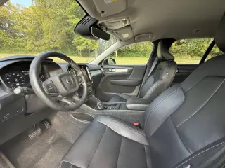 2021 Volvo XC40 T4 Momentum