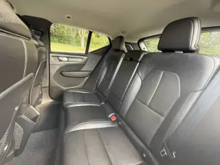 2021 Volvo XC40 T4 Momentum