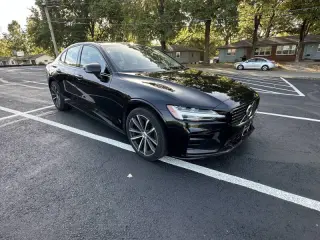 2022 Volvo S60 B5 Momentum