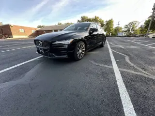 2022 Volvo S60 B5 Momentum