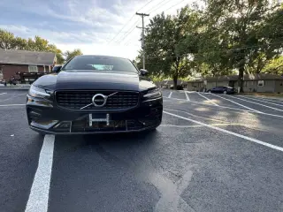 2022 Volvo S60 B5 Momentum