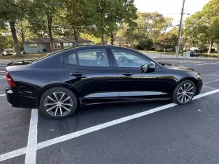 2022 Volvo S60 B5 Momentum