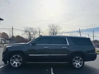2017 Cadillac Escalade ESV Luxury