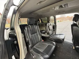 2016 Chrysler Town and Country Touring