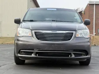 2016 Chrysler Town and Country Touring