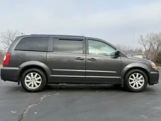 2016 Chrysler Town and Country Touring
