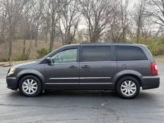 2016 Chrysler Town and Country Touring