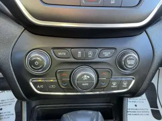 Jeep Cherokee 2022 4x4 Trailhawk 4dr SUV