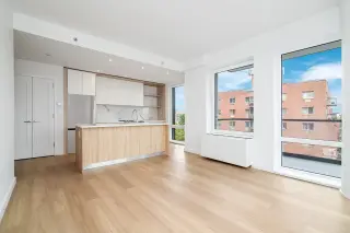 APARTAMENTO DE LUJO EN FRESH MEADOWS CON BALCÓN + ROOFTOP + GYM