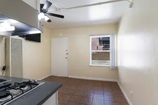 Estudio Amueblado en S Oxford Ave $1,095 - Servicios Incluidos