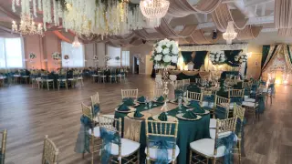 Elegante Salón de Eventos para Bodas y Celebraciones