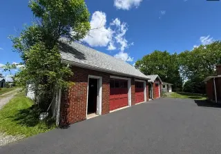 Freshly Presented Rental Home
