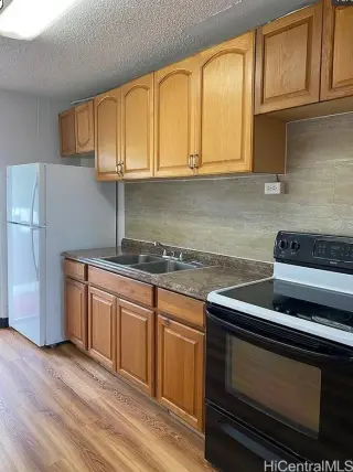 Luminoso y espacioso depto 1 rec en Tustin CA con closet vestidor